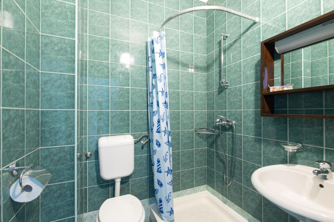 Pape Punat Apartmani I Sobe Kültér fotó