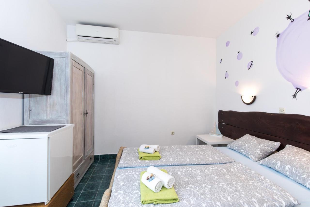 Pape Punat Apartmani I Sobe Kültér fotó