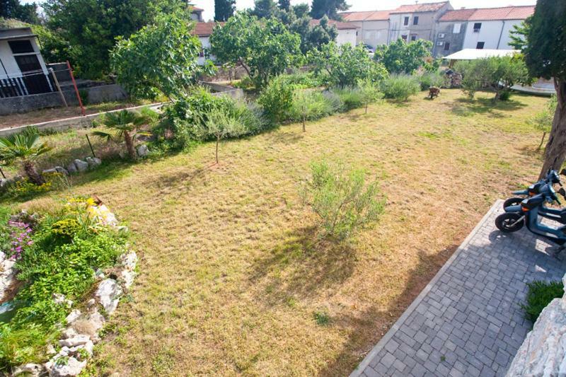 Pape Punat Apartmani I Sobe Kültér fotó