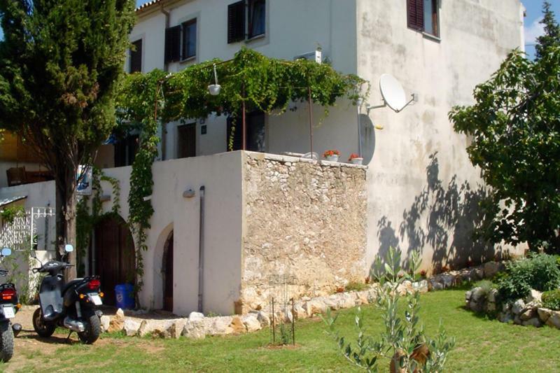 Pape Punat Apartmani I Sobe Kültér fotó